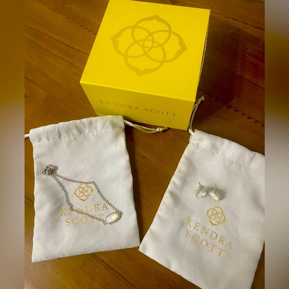 Kendra Scott Jewelry - Kendra Scott bracelet and earring set